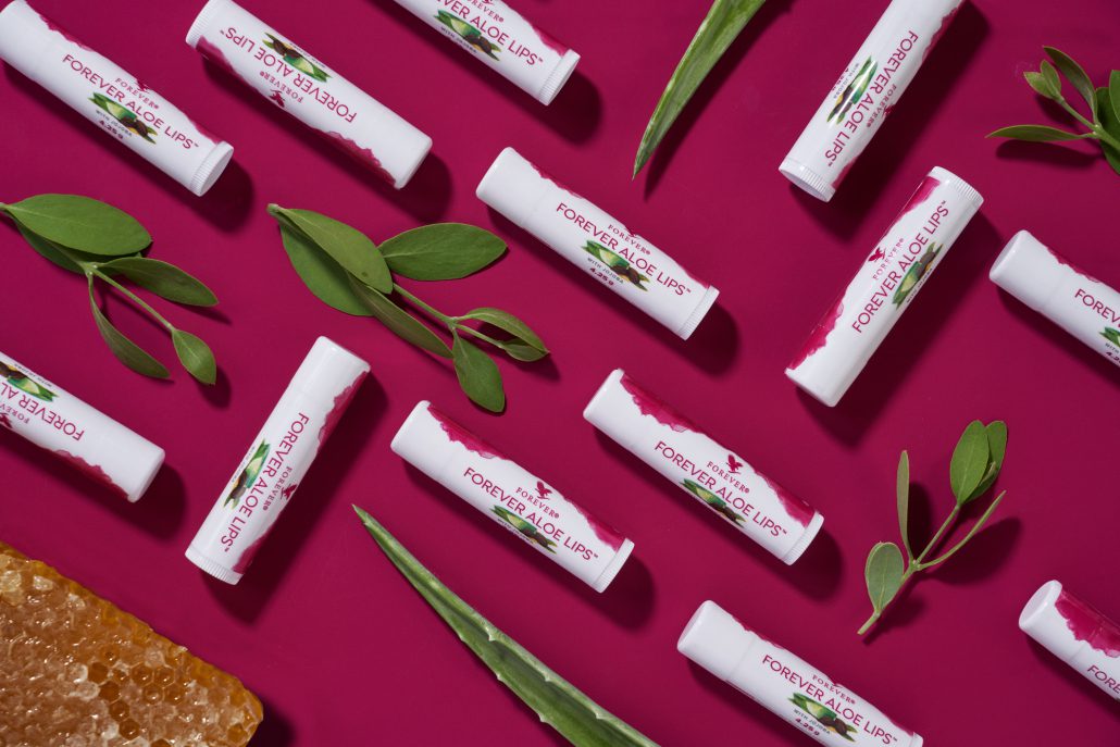 FOREVER LIVING ALOE LIPS 1 Box of -Aloe Leaf Extract Jojoba Seed Oil Beeswax