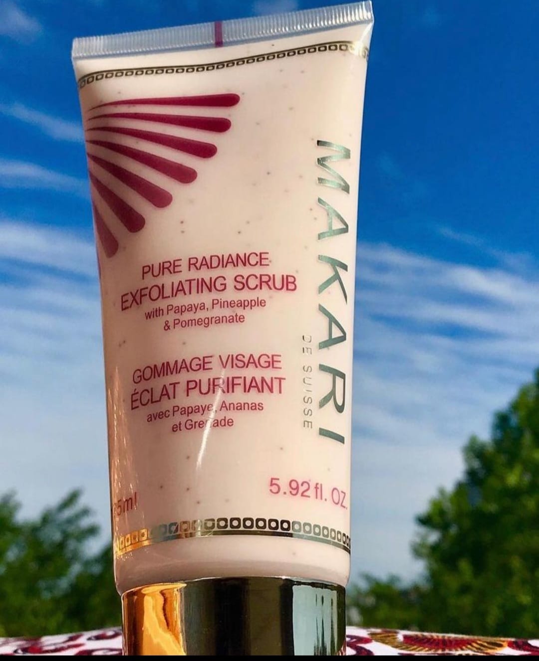 Makari Pure Radiance Exfoliating Scrub