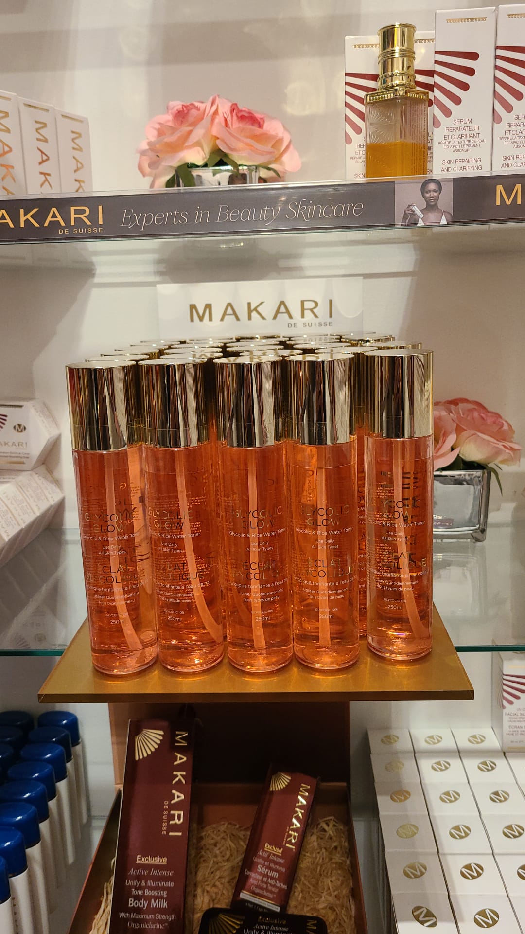 Coffret cadeau tonique à l'acide glycolique et à l'eau de riz Makari avec gommage exfoliant Pure Radiance